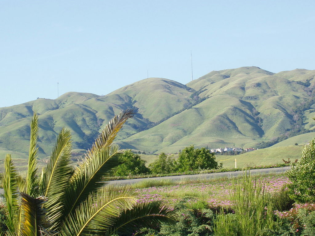 1023px-Milpitas_view2